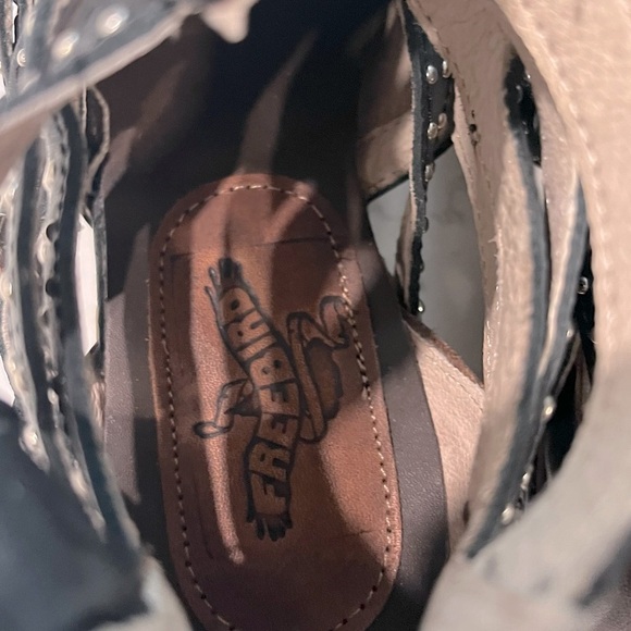 FREEBIRD Wasp NWOB Brown & Black Studded Leather Snip Toe Western Boots Size 7 - Picture 9 of 12